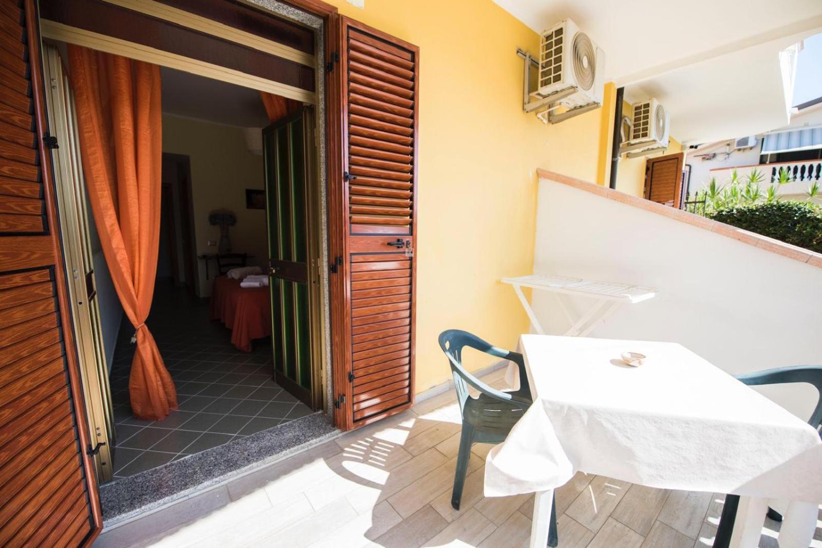 B&B Casa Cosmano 브란칼레오네 마리나 외부 사진