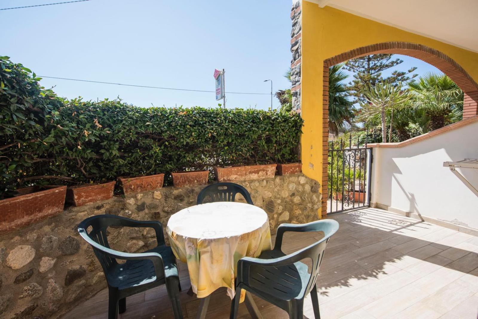 B&B Casa Cosmano 브란칼레오네 마리나 외부 사진