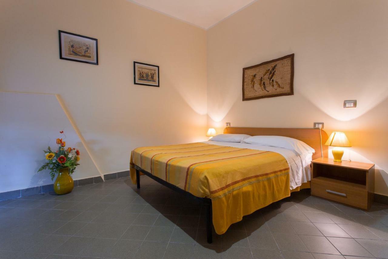 B&B Casa Cosmano 브란칼레오네 마리나 외부 사진
