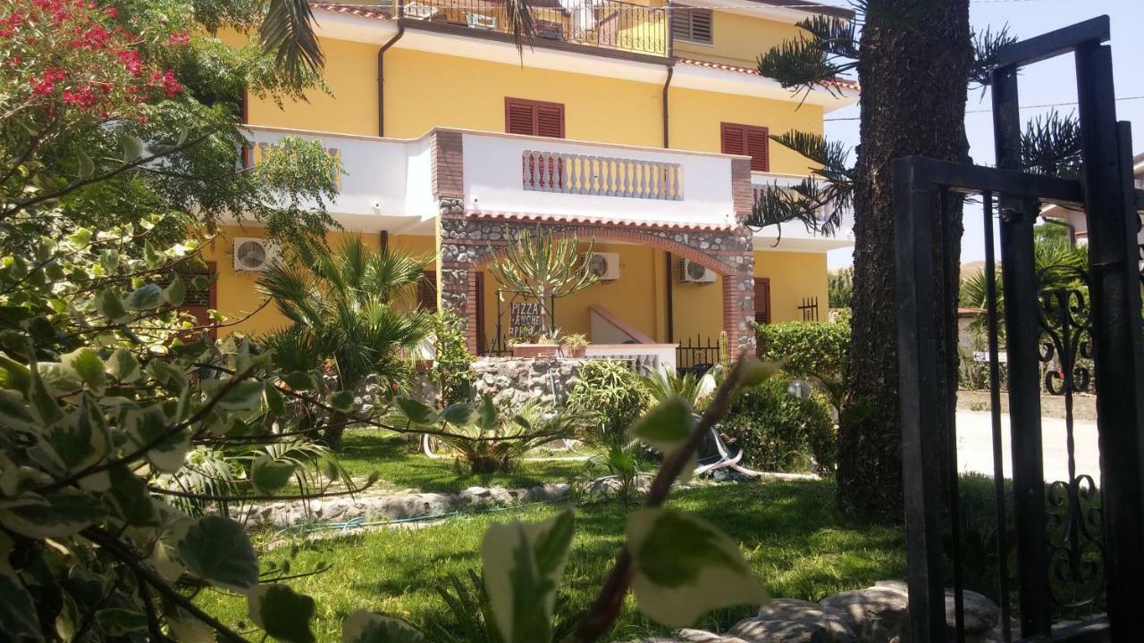 B&B Casa Cosmano 브란칼레오네 마리나 외부 사진