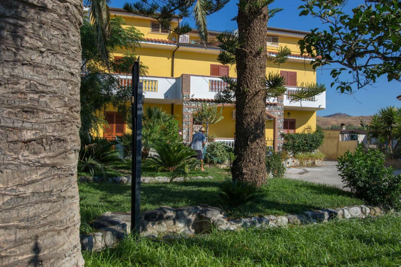 B&B Casa Cosmano 브란칼레오네 마리나 외부 사진